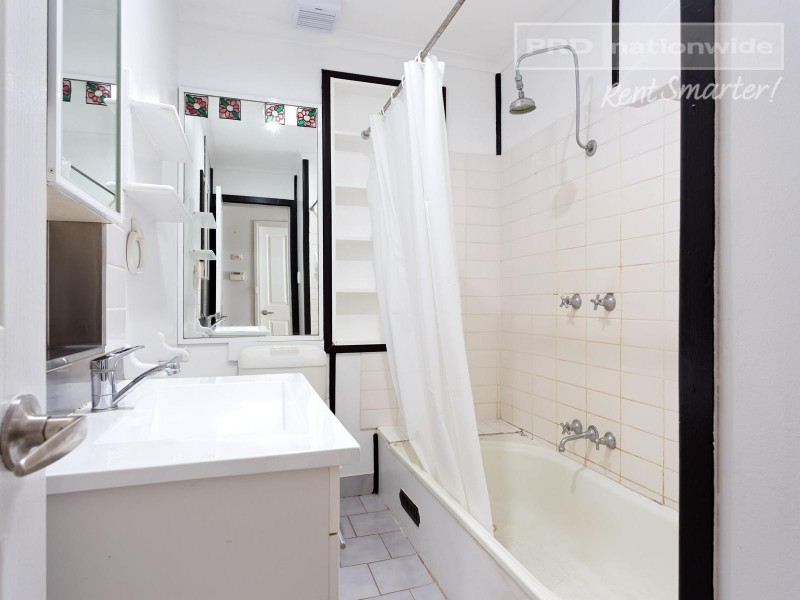 14 Condon Avenue, Mount Austin NSW 2650