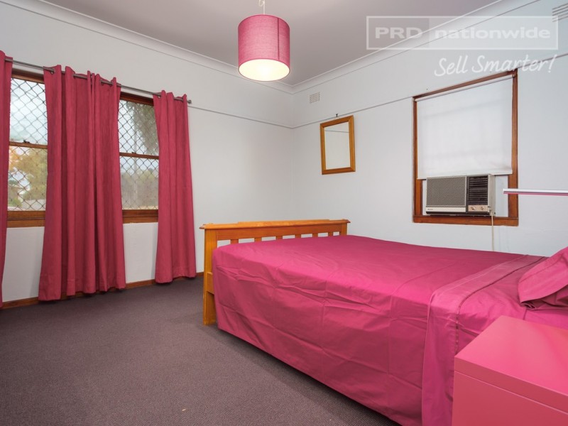 14 Bolger Avenue, Mount Austin NSW 2650