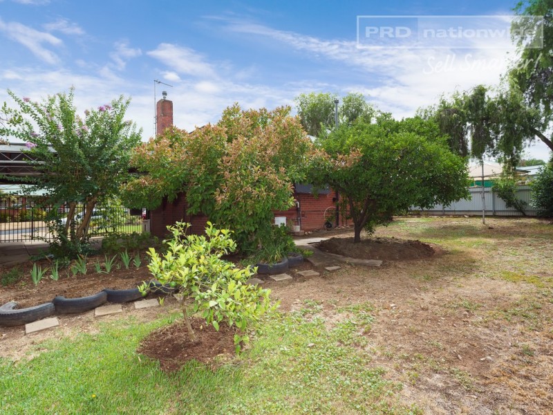 14 Bolger Avenue, Mount Austin NSW 2650