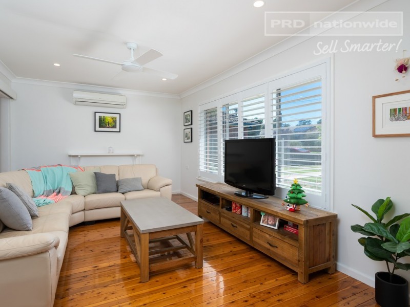24 Nixon Crescent, Tolland NSW 2650