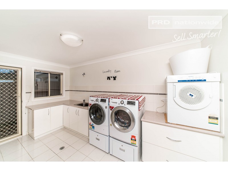 28 Atherton Crescent, Tatton NSW 2650