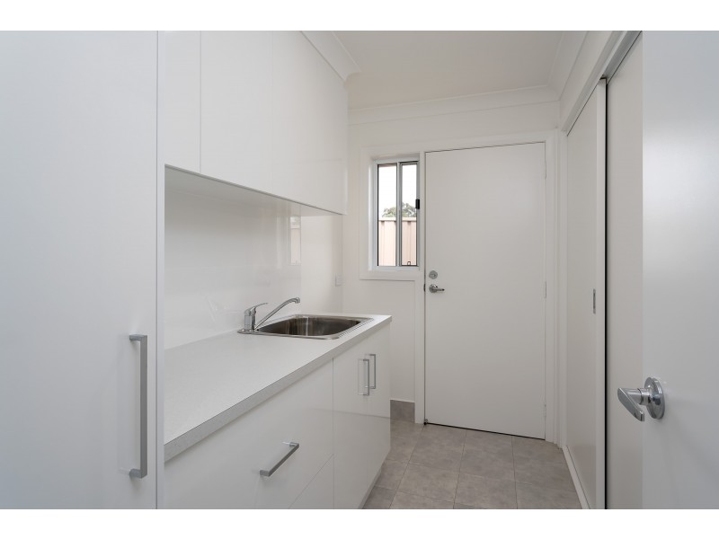 4 Barrett Street, Lloyd NSW 2650