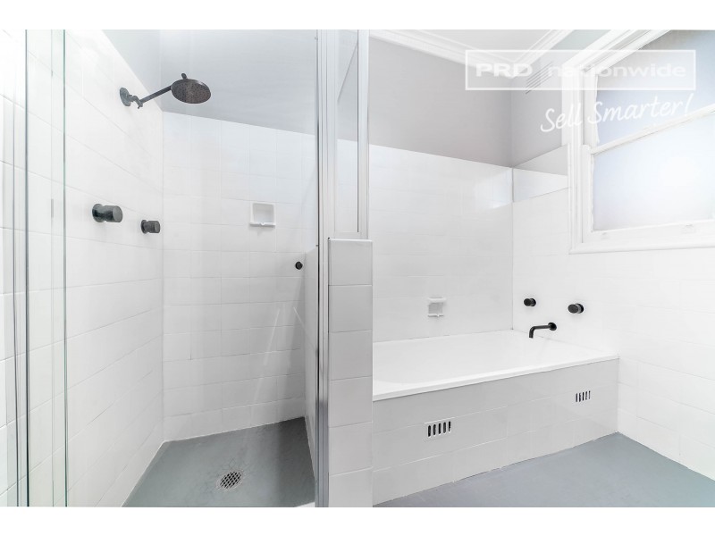 76 Mitchelmore Street, Turvey Park NSW 2650