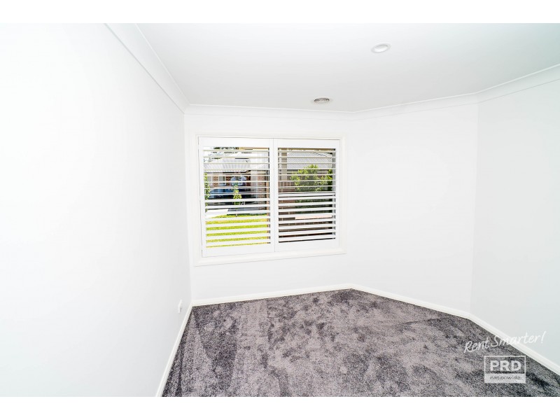 2/34 Lindsay, Turvey Park NSW 2650