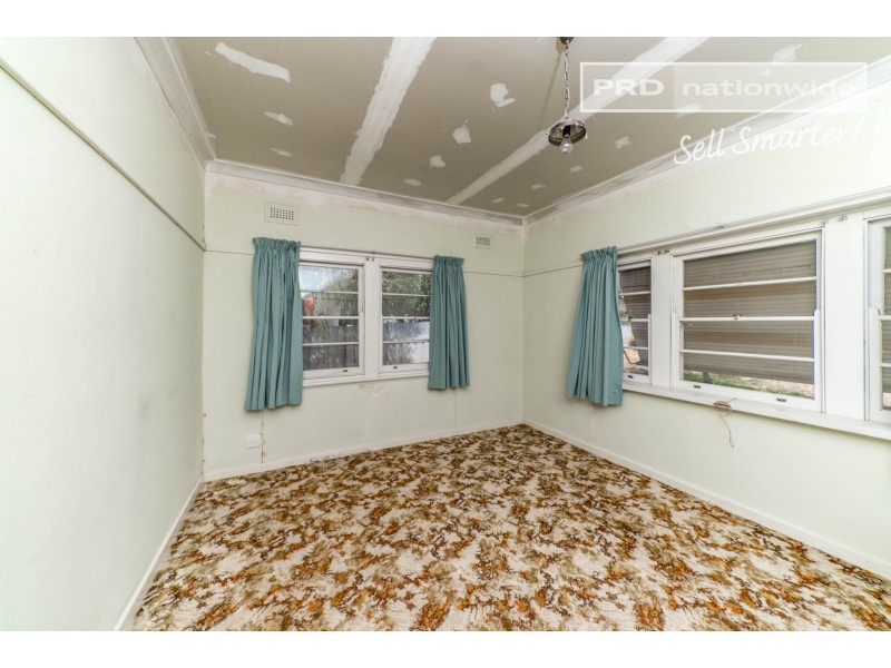 197 Lake Albert Road, Kooringal NSW 2650