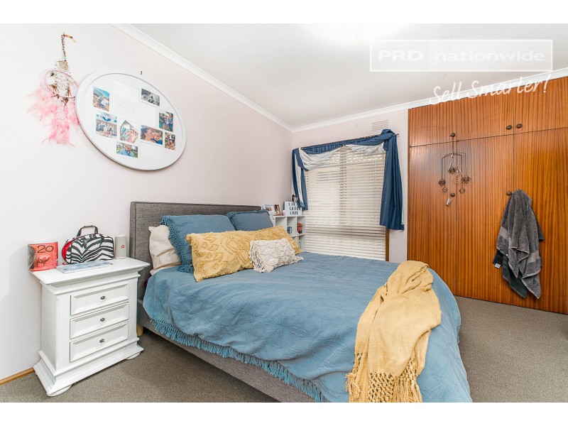 5 Falcon Place, Kooringal NSW 2650