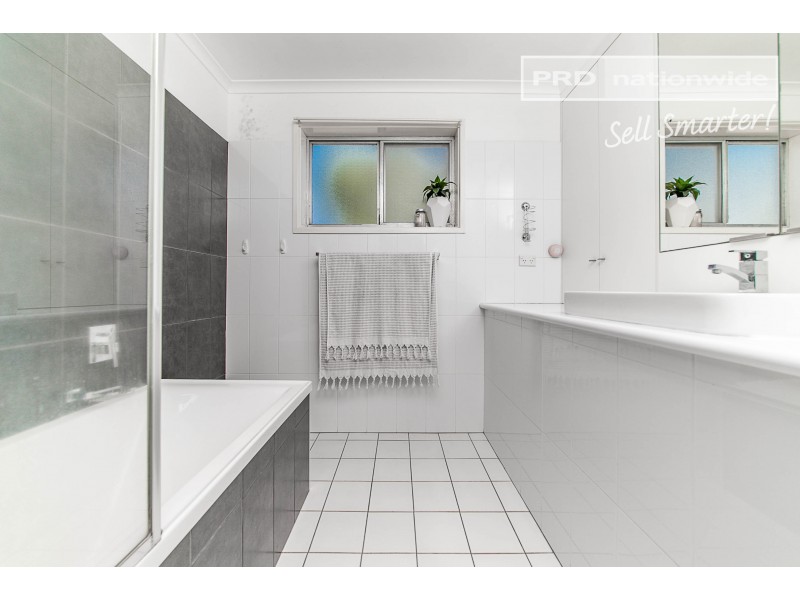 5 Falcon Place, Kooringal NSW 2650