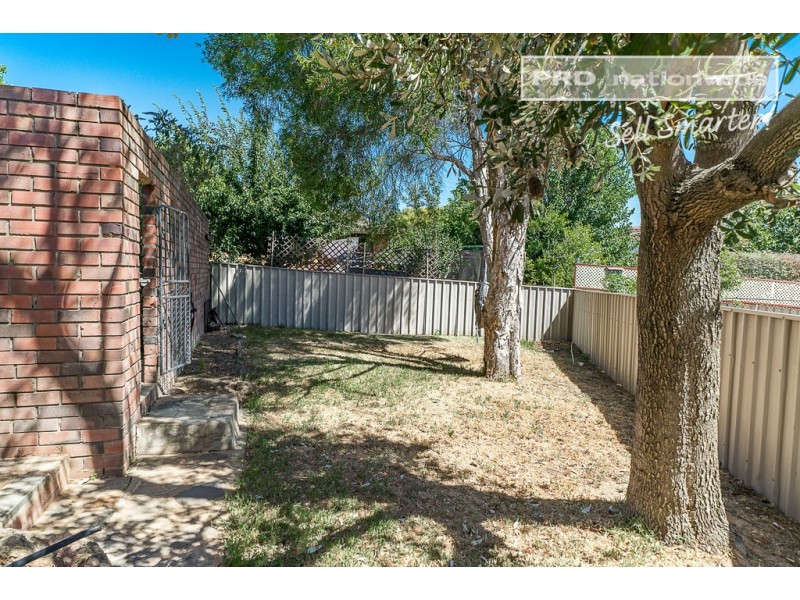 5 Falcon Place, Kooringal NSW 2650