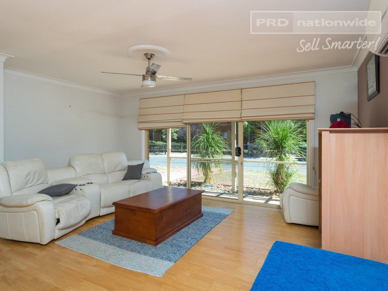 15 Bentley Place, Wagga Wagga NSW 2650