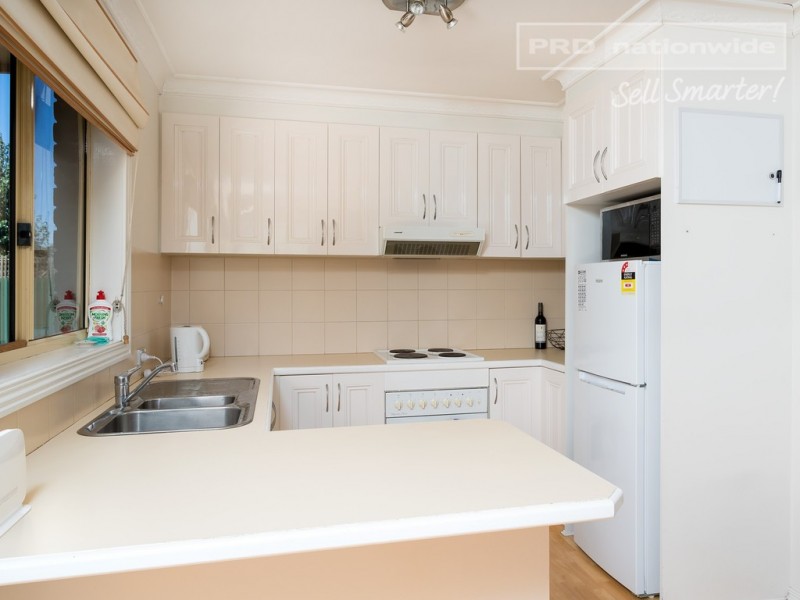 15 Bentley Place, Wagga Wagga NSW 2650