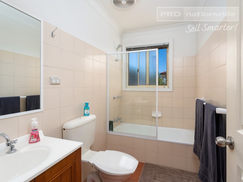 15 Bentley Place, Wagga Wagga NSW 2650