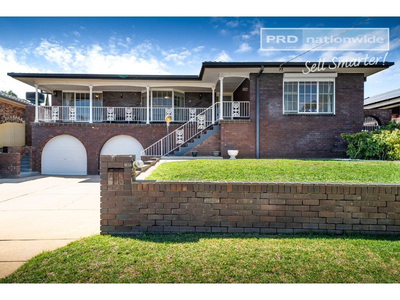 17 Malaya Drive, Tolland NSW 2650