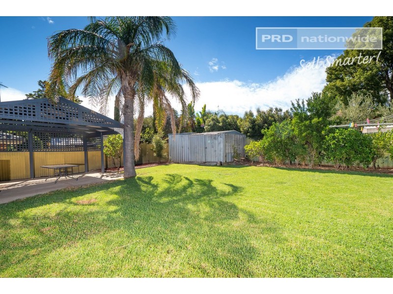17 Malaya Drive, Tolland NSW 2650