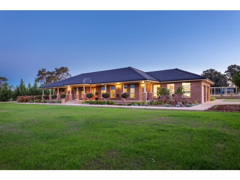 5 Veronica Place, Lake Albert NSW 2650