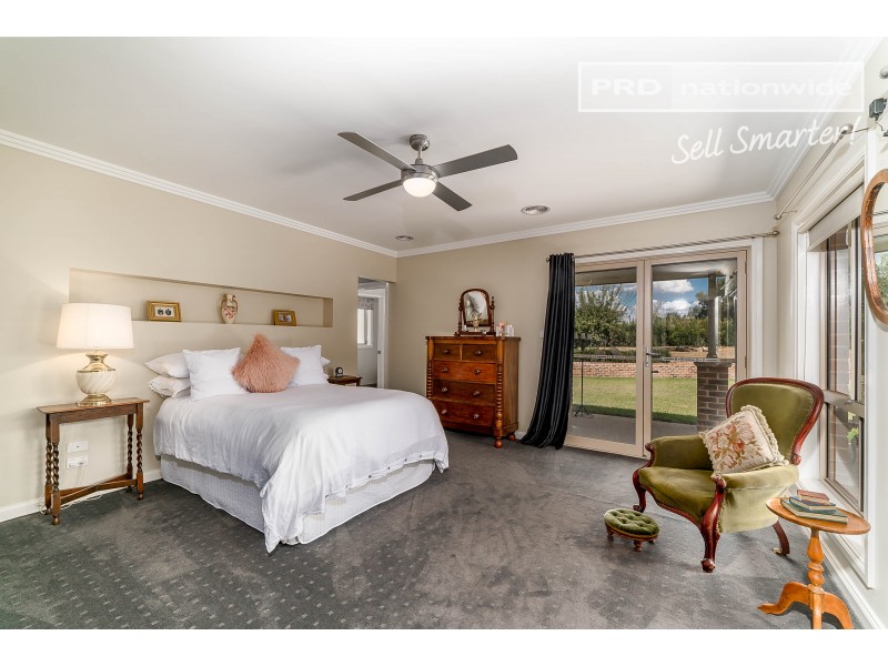 5 Veronica Place, Lake Albert NSW 2650