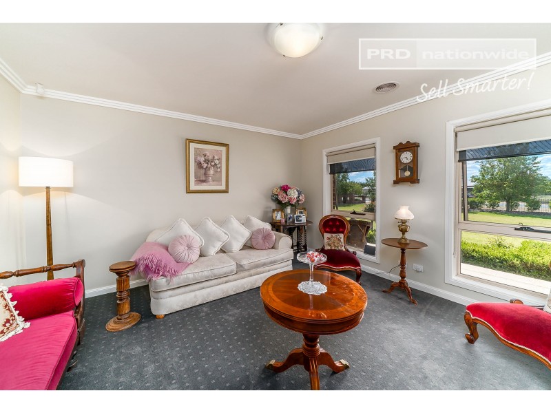 5 Veronica Place, Lake Albert NSW 2650