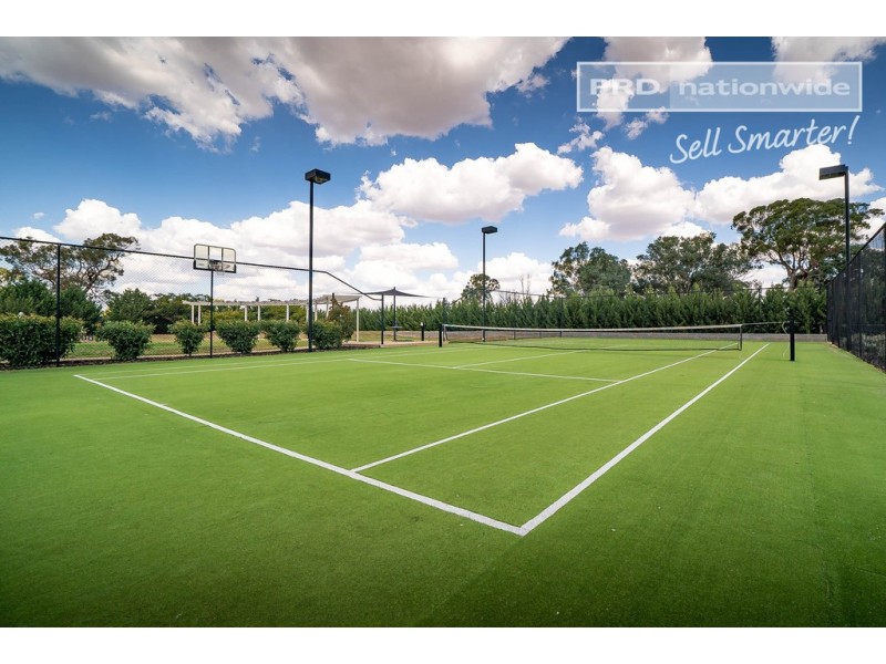 5 Veronica Place, Lake Albert NSW 2650