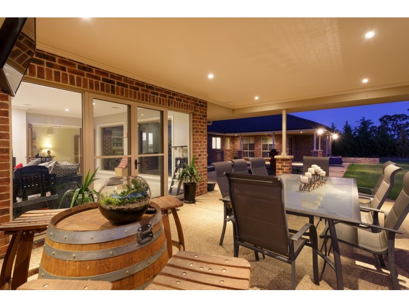 5 Veronica Place, Lake Albert NSW 2650