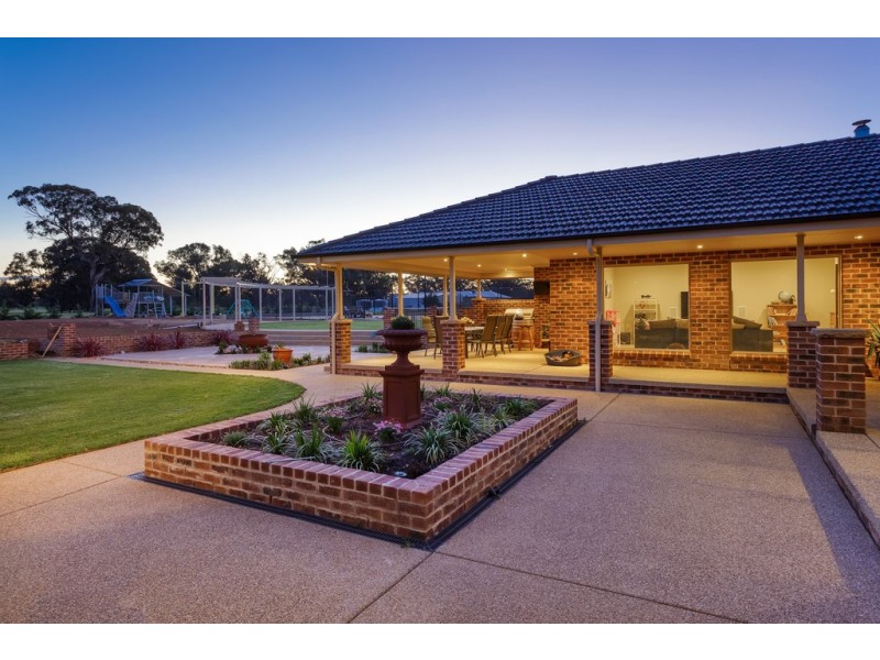 5 Veronica Place, Lake Albert NSW 2650
