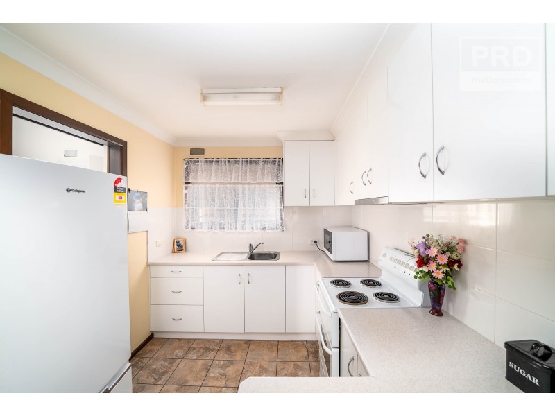 4/4 Langdon Avenue, Wagga Wagga NSW 2650