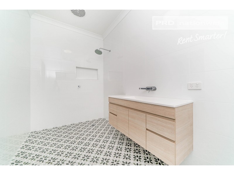 21 Norfolk Avenue, Lake Albert NSW 2650