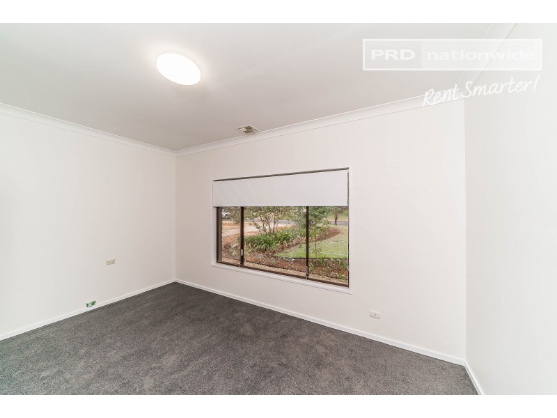 21 Norfolk Avenue, Lake Albert NSW 2650