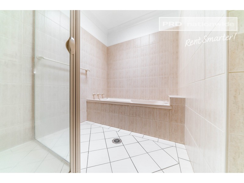 9c Bentley Place, Wagga Wagga NSW 2650