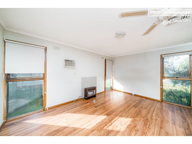 15 Chifley Crescent, Kooringal NSW 2650