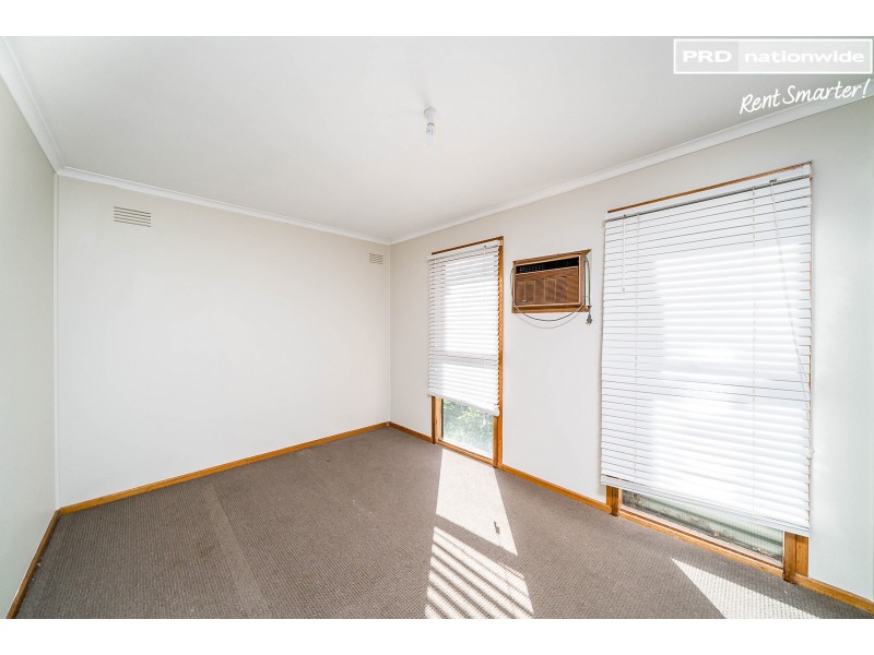 15 Chifley Crescent, Kooringal NSW 2650