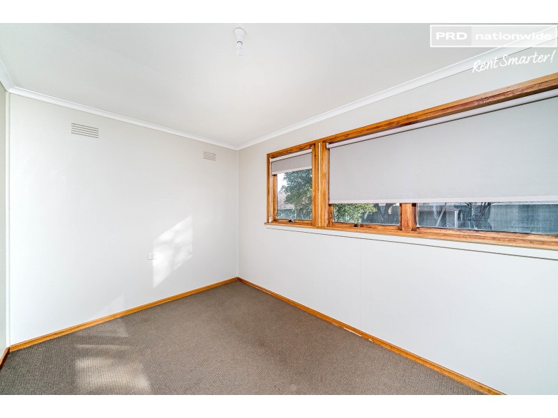 15 Chifley Crescent, Kooringal NSW 2650