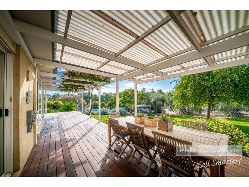 10 Kapooka Road, San Isidore NSW 2650