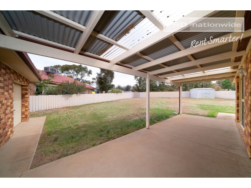 7 Minya Place, Glenfield Park NSW 2650