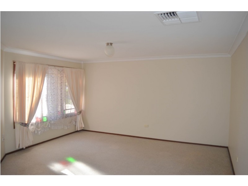 25 Kimberley Drive, Tatton NSW 2650