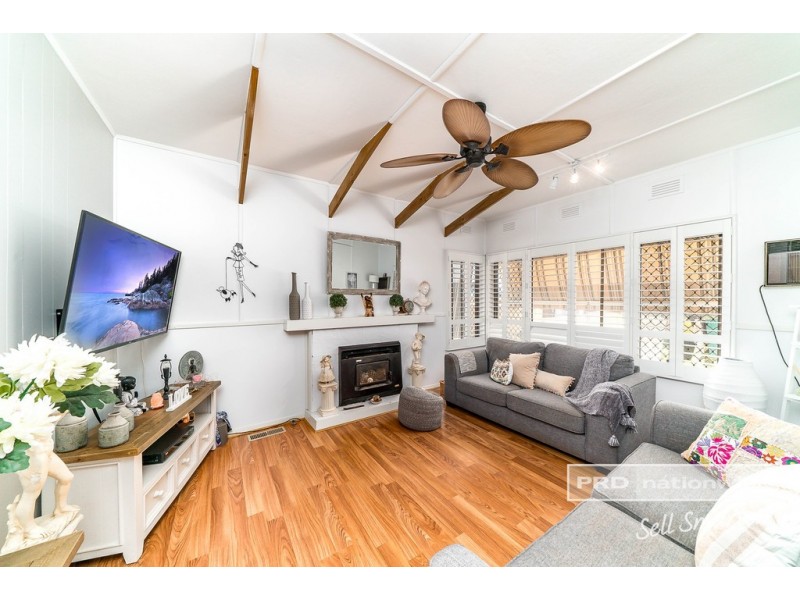 156 Macleay Street, Mount Austin NSW 2650