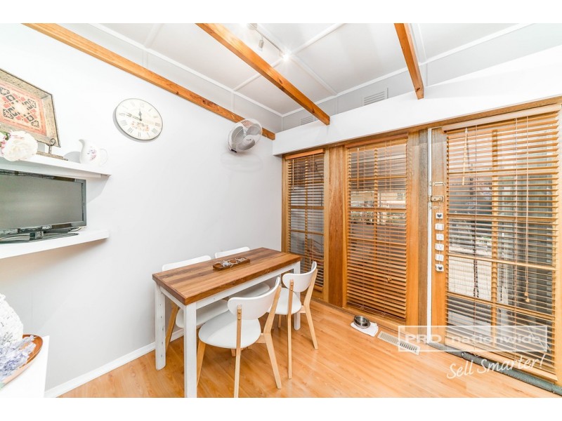 156 Macleay Street, Mount Austin NSW 2650