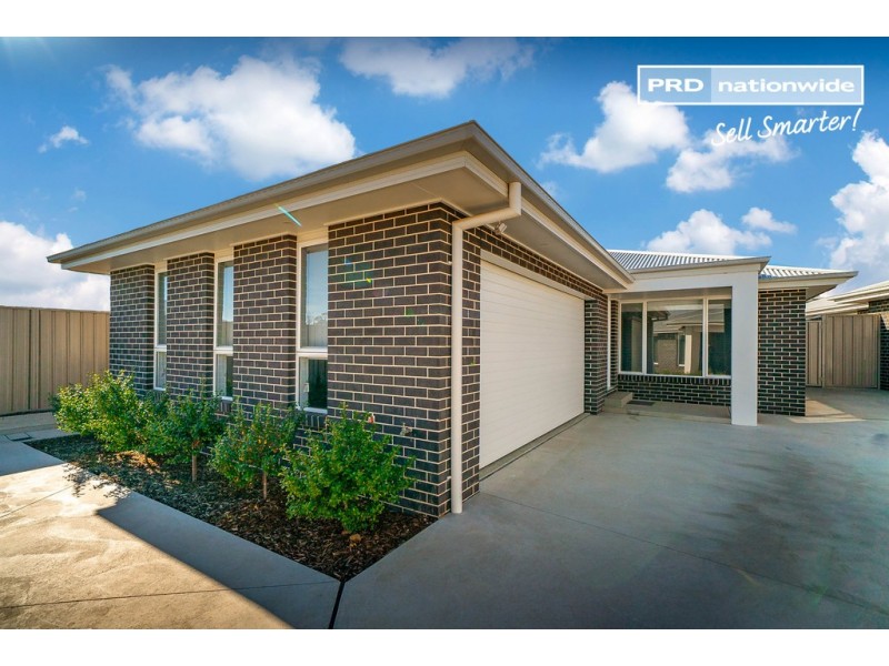 2/8 Wylie Court, Boorooma NSW 2650