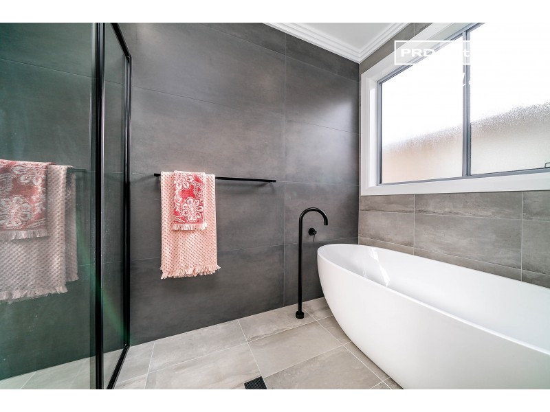 31 Kansas Drive, Tolland NSW 2650