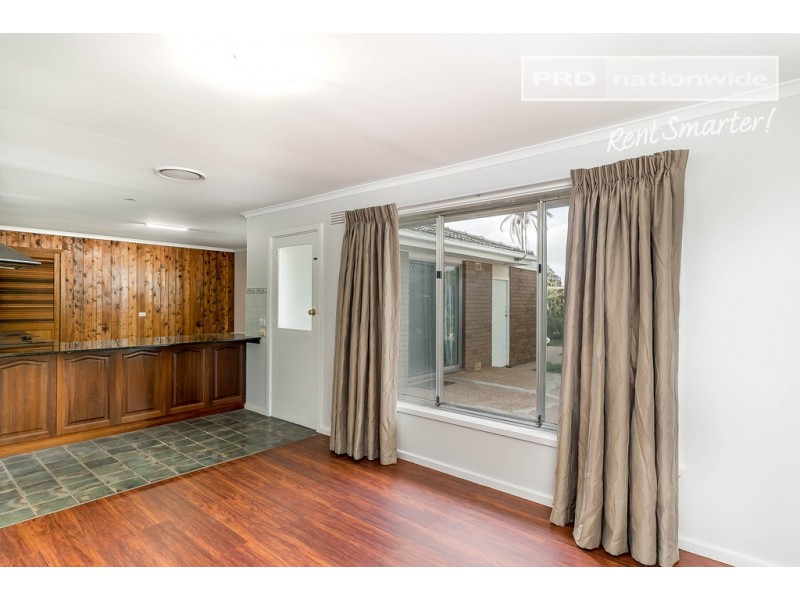 4 Oleander Crescent, Lake Albert NSW 2650