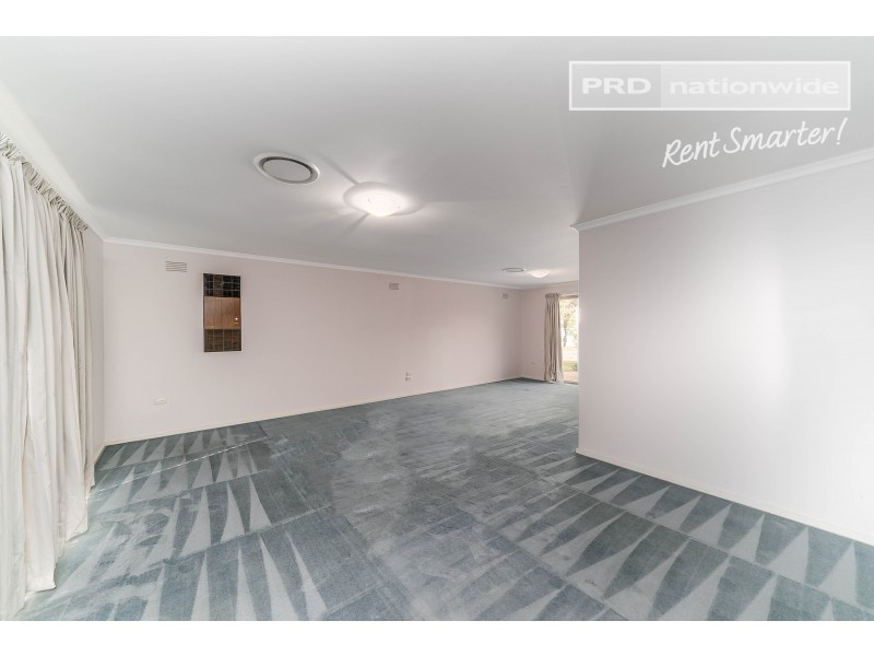 4 Oleander Crescent, Lake Albert NSW 2650