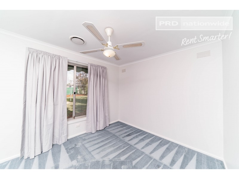 4 Oleander Crescent, Lake Albert NSW 2650