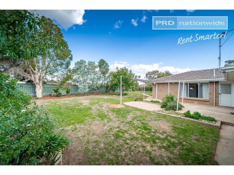 4 Oleander Crescent, Lake Albert NSW 2650