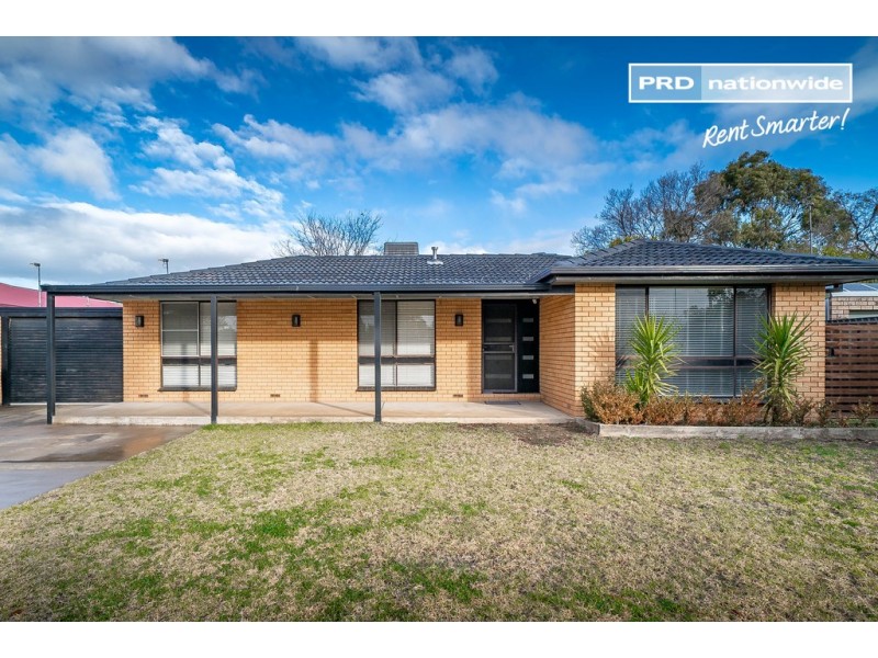 93 Undurra Drive, Glenfield Park NSW 2650