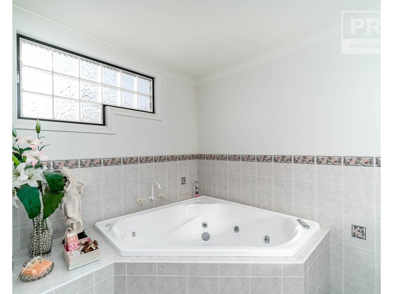 36A Dalkeith Avenue, Lake Albert NSW 2650