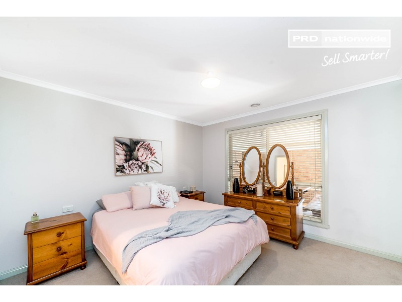 28 Roberts Way, Kooringal NSW 2650