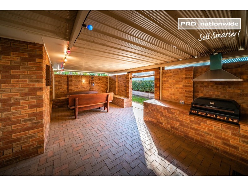28 Roberts Way, Kooringal NSW 2650