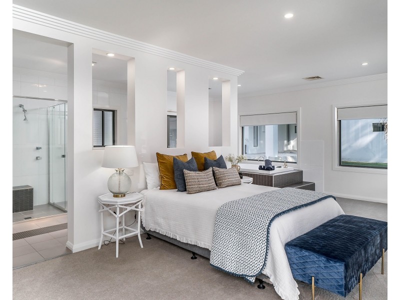 567 Kooringal Road, Lake Albert NSW 2650