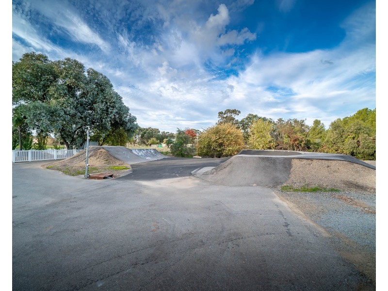 567 Kooringal Road, Lake Albert NSW 2650