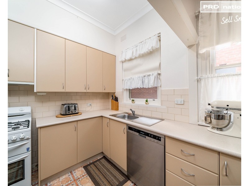 49 Collins Street, Turvey Park NSW 2650