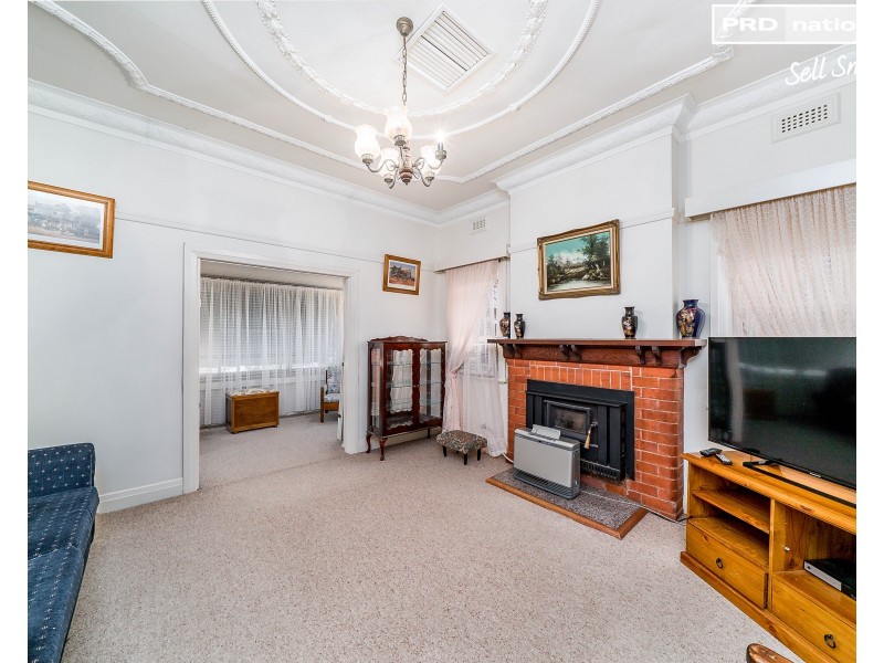 49 Collins Street, Turvey Park NSW 2650