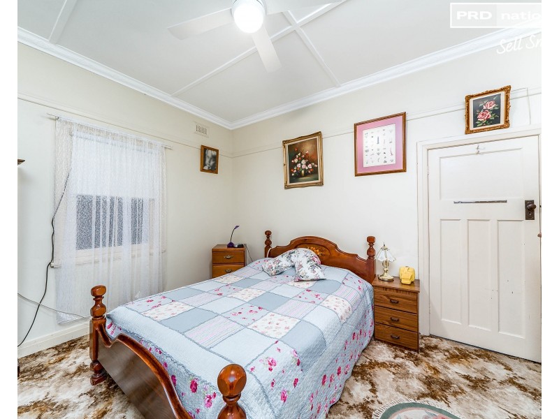 49 Collins Street, Turvey Park NSW 2650